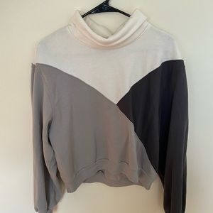 Colorblock turtleneck sweatshirt